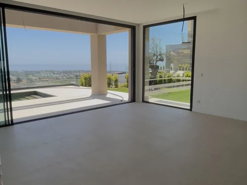Villa for sale in Benahavis