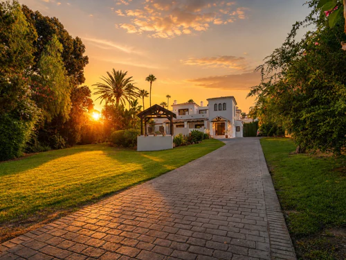 Villa for sale in El Rosario, Marbella East