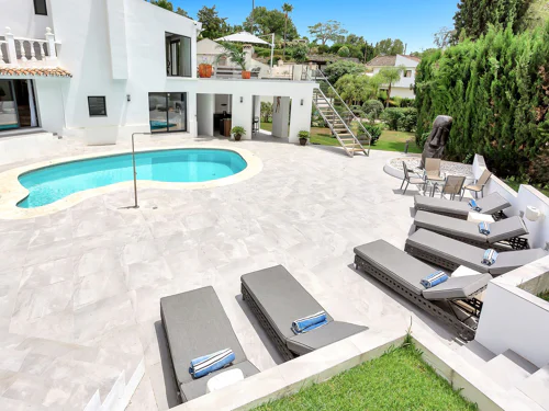 Villa for sale in El Rosario, Marbella East
