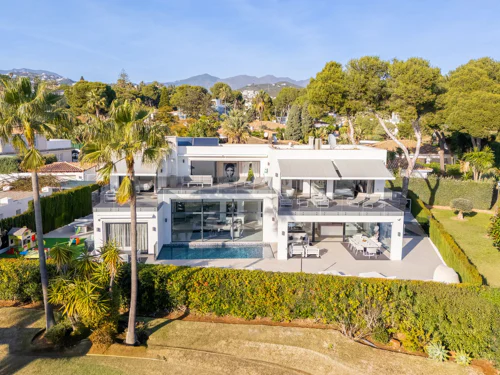 Villa for sale in Los Monteros, Marbella East
