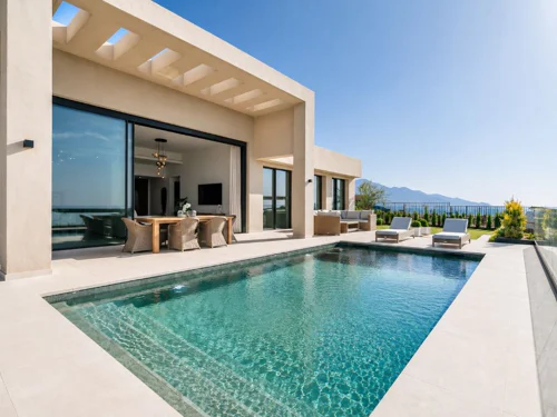 Villa for sale in Benahavis