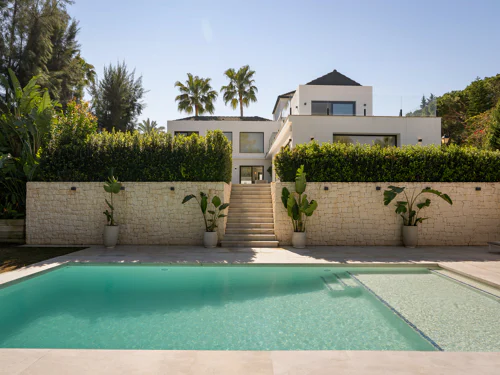 Villa for sale in Nueva Andalucia, Marbella