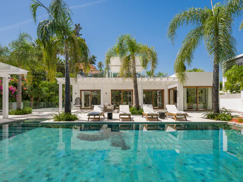Villa for sale in Nueva Andalucia, Marbella