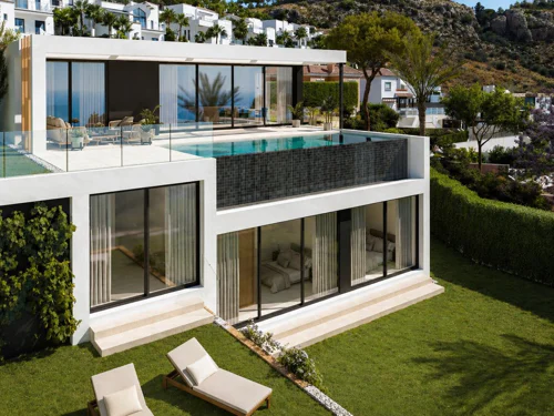 Villa for sale in Torremuelle, Benalmadena