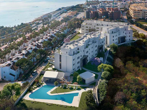 Ático de 3 dormitorios con vistas al mar y terraza de 90 m² en El Faro, Mijas Costa.