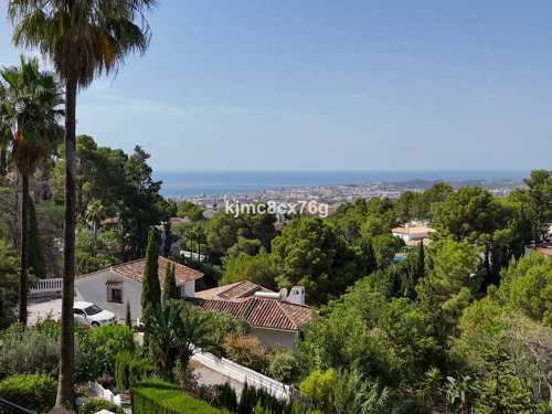 Villa for sale in Mijas