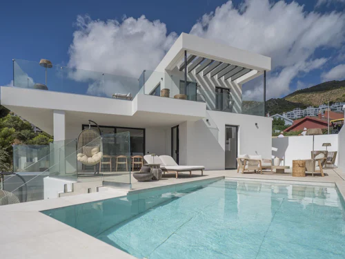 Villa for sale in Benalmadena