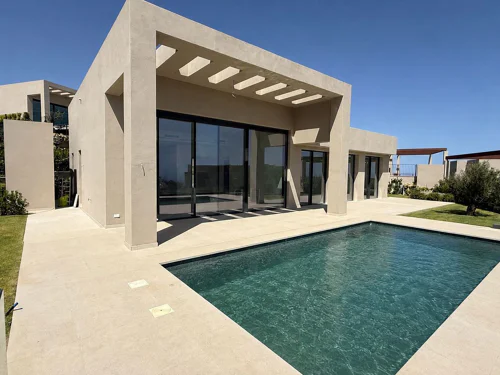 Villa for sale in Benahavis