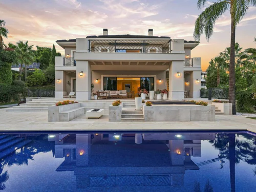 Villa for sale in Los Flamingos, Benahavis