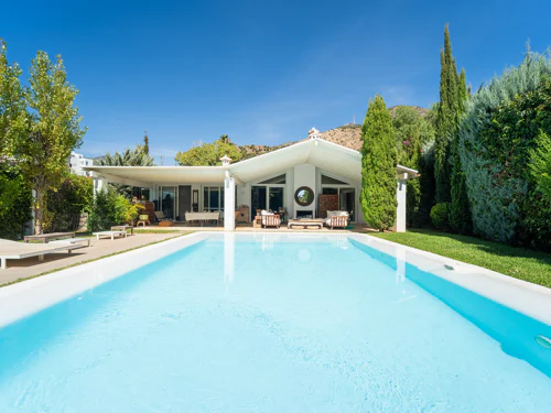 Villa for sale in Reserva del Higuerón, Benalmadena