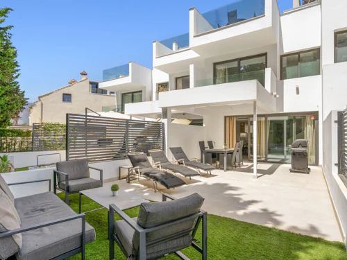 Town House for sale in Estepona