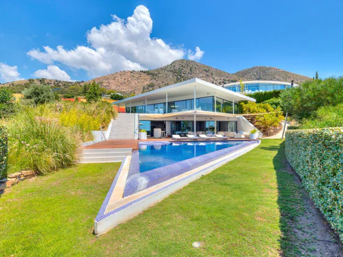 Villa for sale in El Higueron, Fuengirola