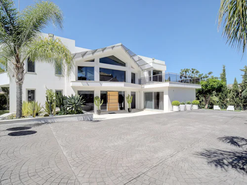 Villa for sale in Nueva Andalucia, Marbella