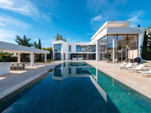 Villa for sale in Benahavis