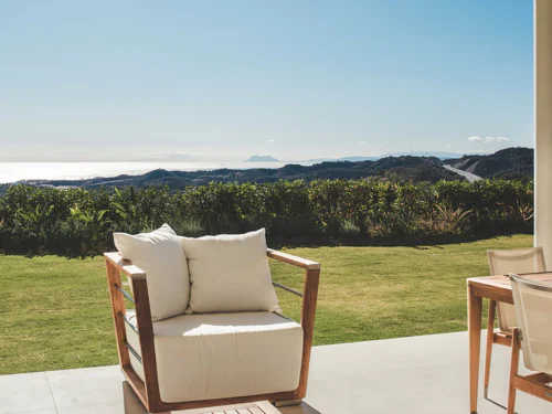 Ground Floor Apartment for sale in Marbella Club Hills, Benahavis