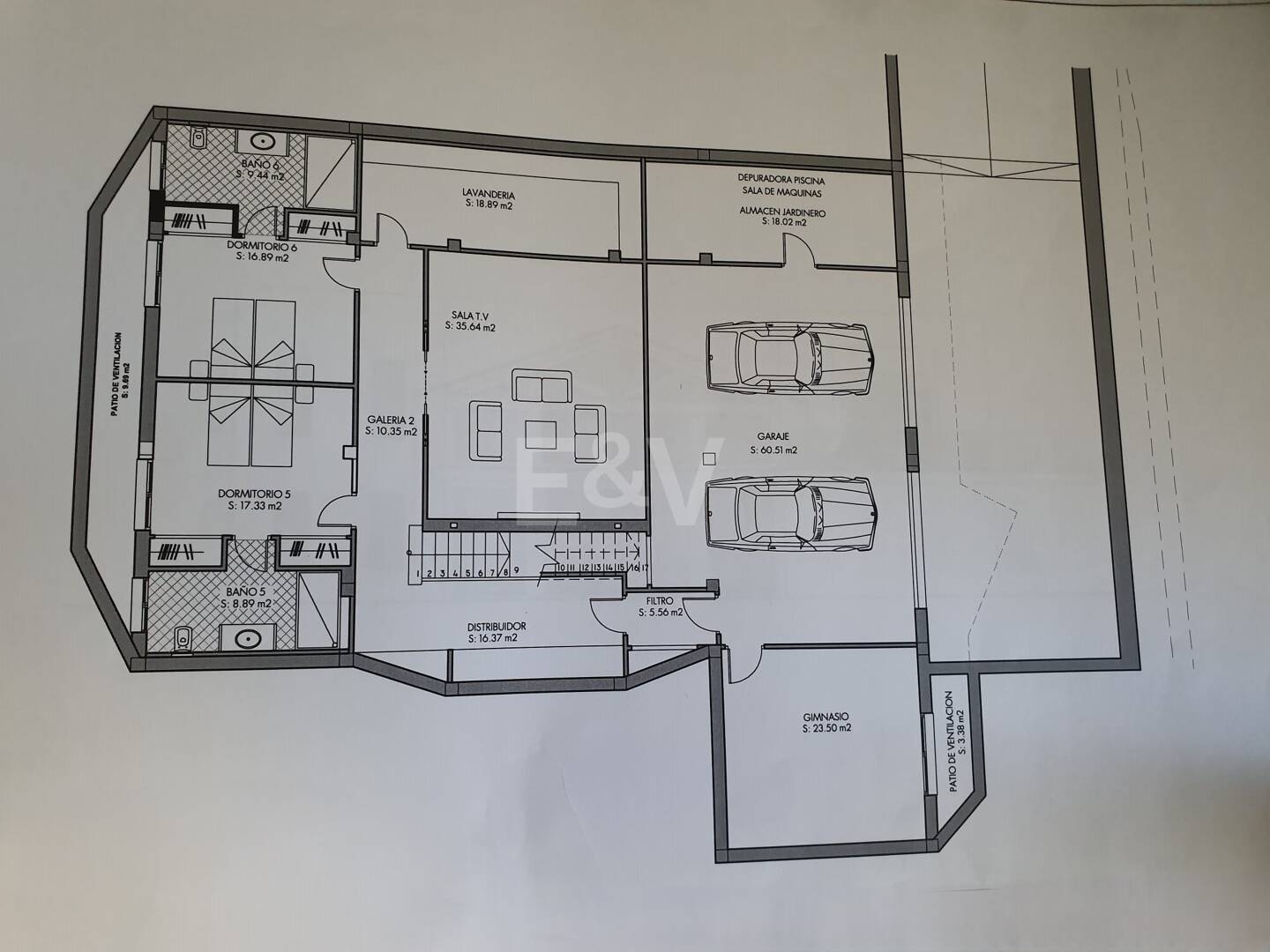 Modern villa i Los Naranjos Golf ligger i en gated community