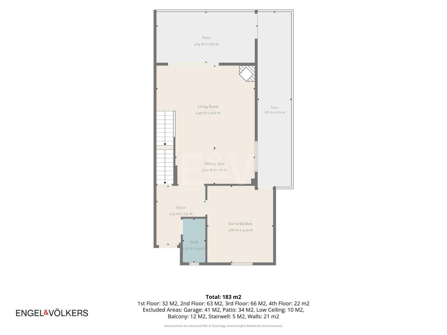 Amplia casa adosada en esquina con potencial de inversión en Arco Iris, Milla de Oro de Marbella