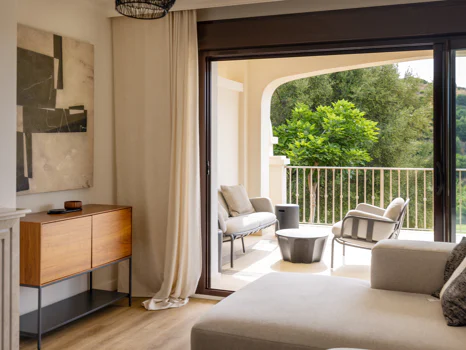 3 Bedroom Townhouses in Estepona – Ready to move in