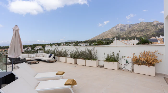 NARA MARBELLA: Exclusive development of 8 luxury villas in Valdeolletas, Marbella, with private pool and sea views