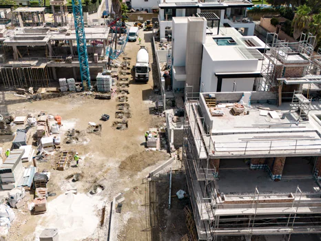 Impressive contemporary villas in Cortijo Blanco, next to Puerto Banús · Under construction!