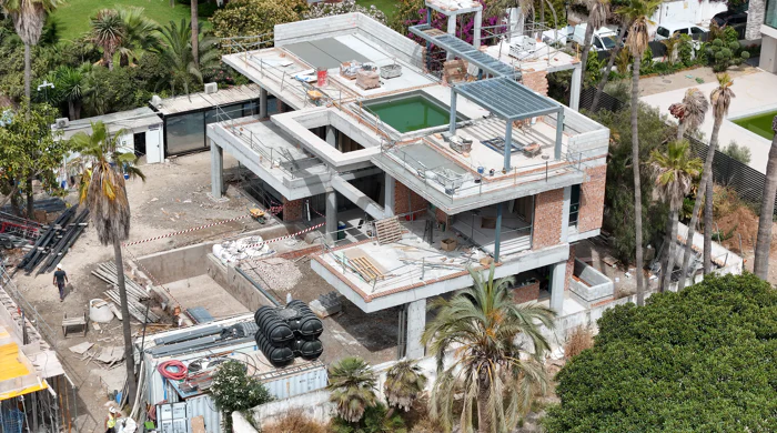 Impressive contemporary villas in Cortijo Blanco, next to Puerto Banús · Under construction!