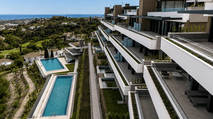 Fantastic complex of 3 and 4 bedroom apartments with panoramic sea views over the Golf Valley