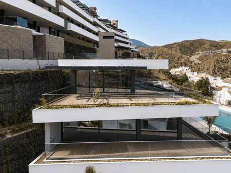 Fantastic complex of 3 and 4 bedroom apartments with panoramic sea views over the Golf Valley