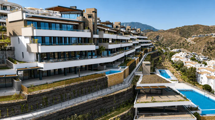 Fantastic complex of 3 and 4 bedroom apartments with panoramic sea views over the Golf Valley