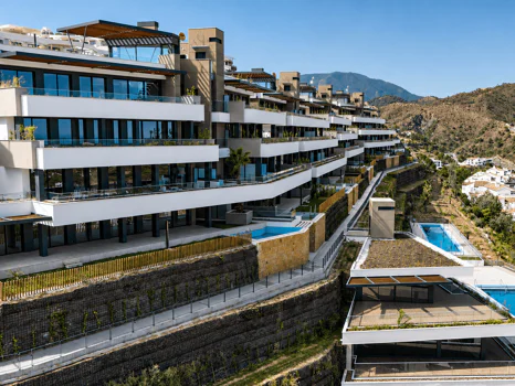 Fantastic complex of 3 and 4 bedroom apartments with panoramic sea views over the Golf Valley