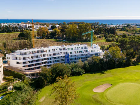 Breeze is a spectacular project of 34 amazing apartments and penthouses, located in front line golf in Marbella