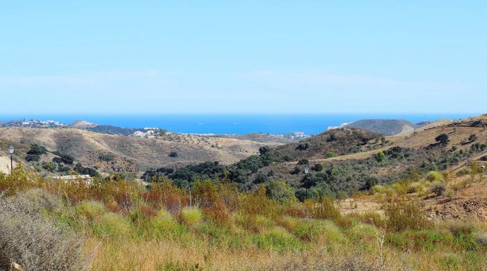 AVAILABLE FOR SALE - La Reserva de la Cala Golf: New build contemporary villas & plots with sea views for sale in Mijas Costa