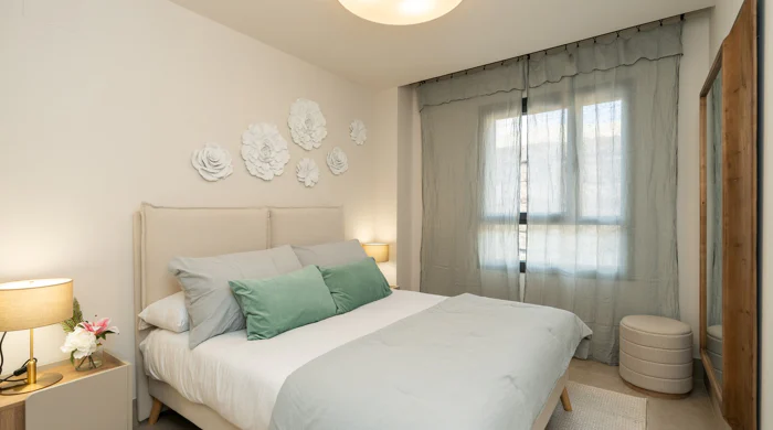 Altura 160, comfort and quality of life in modern apartments is Benahavis. Key Ready.