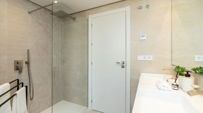 Altura 160, comfort and quality of life in modern apartments is Benahavis. Key Ready.