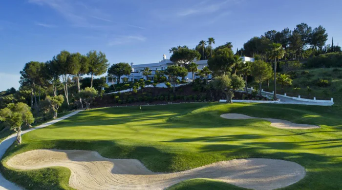 Sunny Golf, modern frontline golf apartments and penthouses in Estepona.