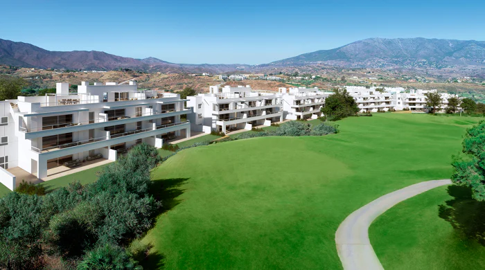 Solana Village, contemporary apartments and penthouses for golf lovers at La Cala Golf Resort in Mijas