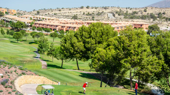 Allure, confort and design in groundfloor and duplex apartments in Alenda Golf.