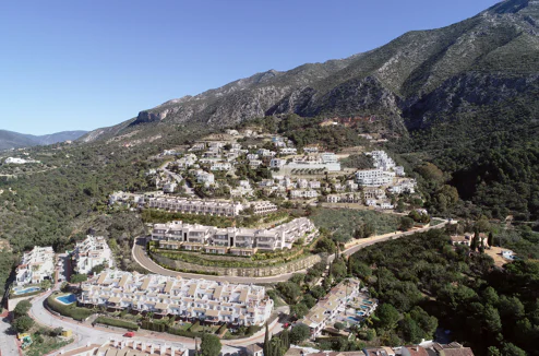 Almazara Views, contemporary townhouses fully integrated in nature.