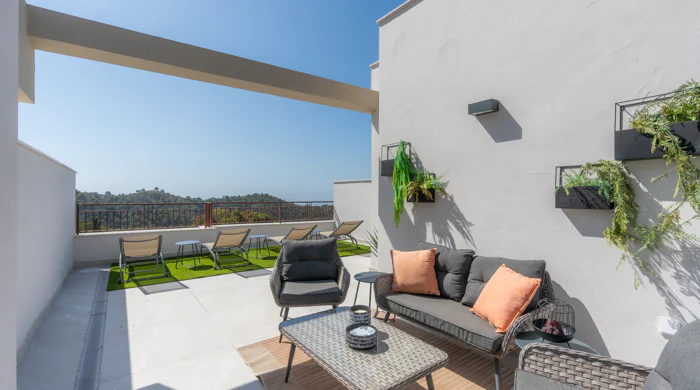 Almazara Views, contemporary townhouses fully integrated in nature.
