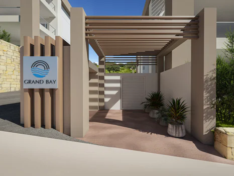Grand Bay, Bahia de las Rocas: New apartments with sea views