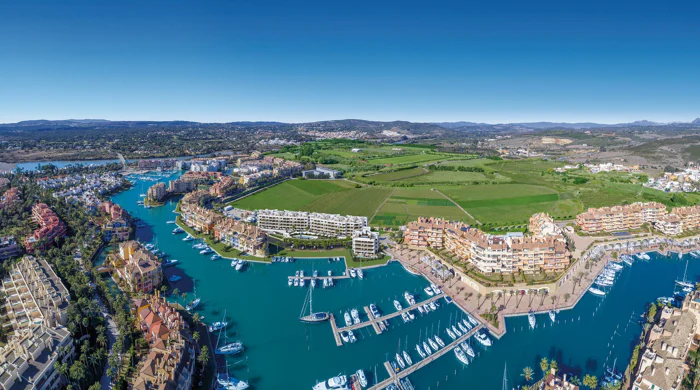 Grand Bay, Bahia de las Rocas: New apartments with sea views
