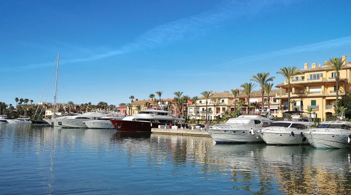 Grand Bay, Bahia de las Rocas: New apartments with sea views