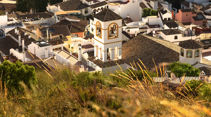 Fuente Lirios, apartments and penthouses in the center of Benahavís