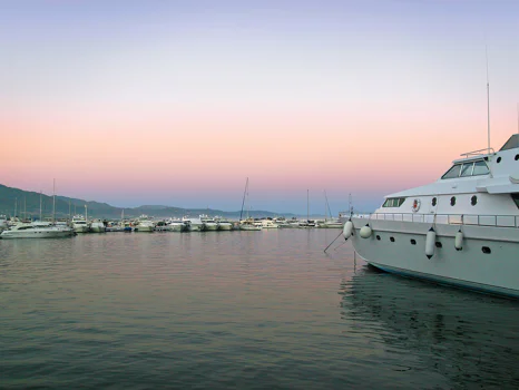 Fuente Lirios, apartments and penthouses in the center of Benahavís