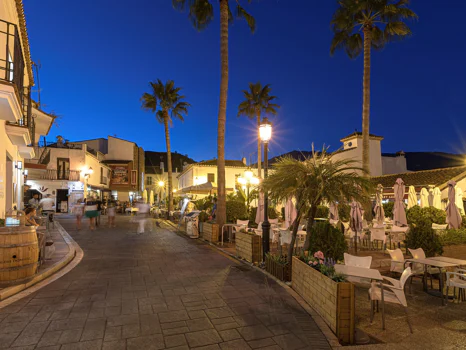 Fuente Lirios, apartments and penthouses in the center of Benahavís