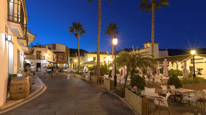 Fuente Lirios, apartments and penthouses in the center of Benahavís