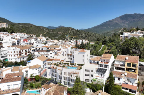 Fuente Lirios, apartments and penthouses in the center of Benahavís