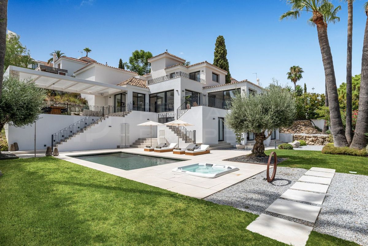 VILLA KUMARA - ELEGANT FULLY FURNISHED FOUR BEDROOM VILLA IN LOS NARANJOS HILL CLUB