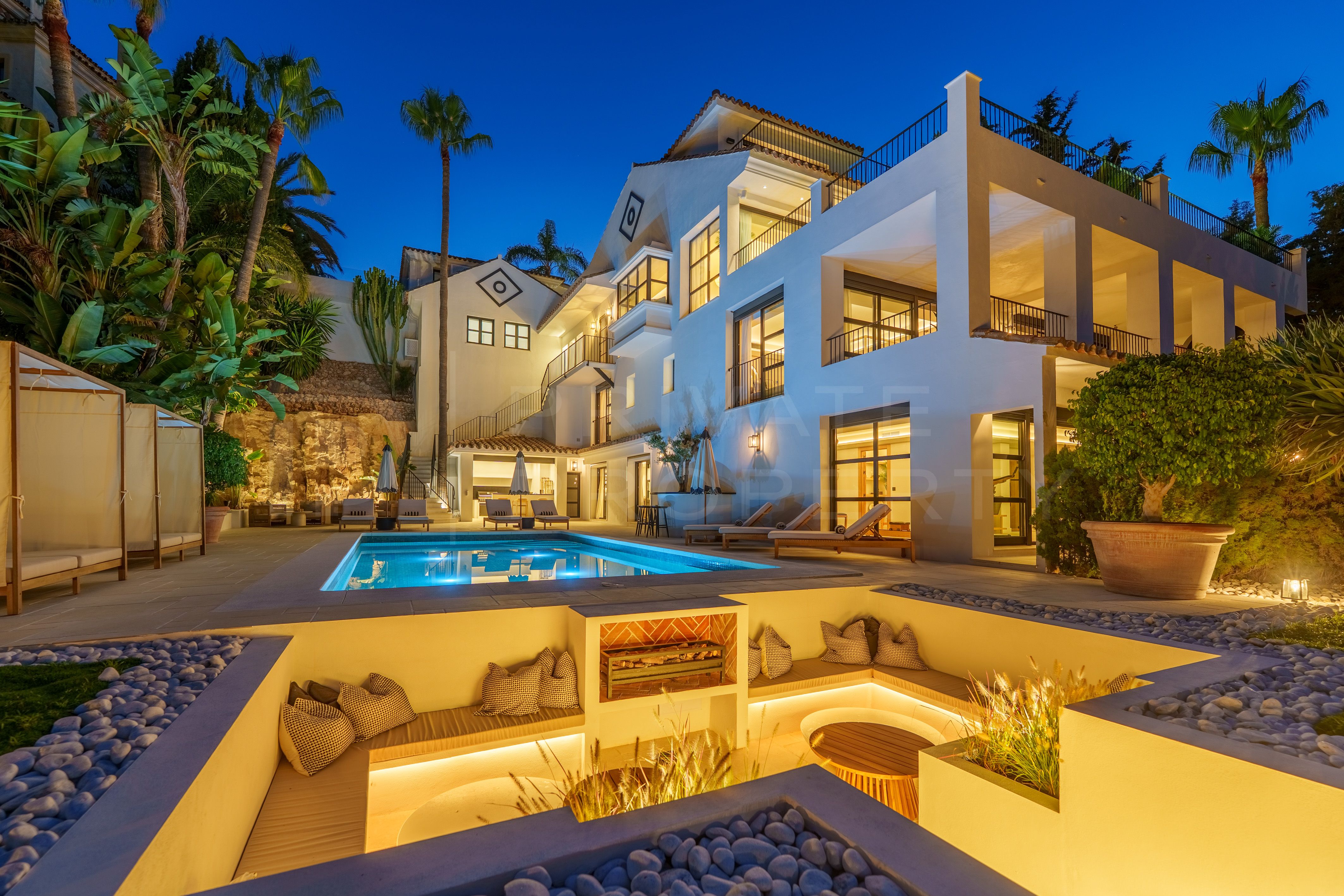 VILLA CIELO MAR - SIX BEDROOM VILLA IN NUEVA ANDALUCIA WITH BREATHTAKING VIEWS