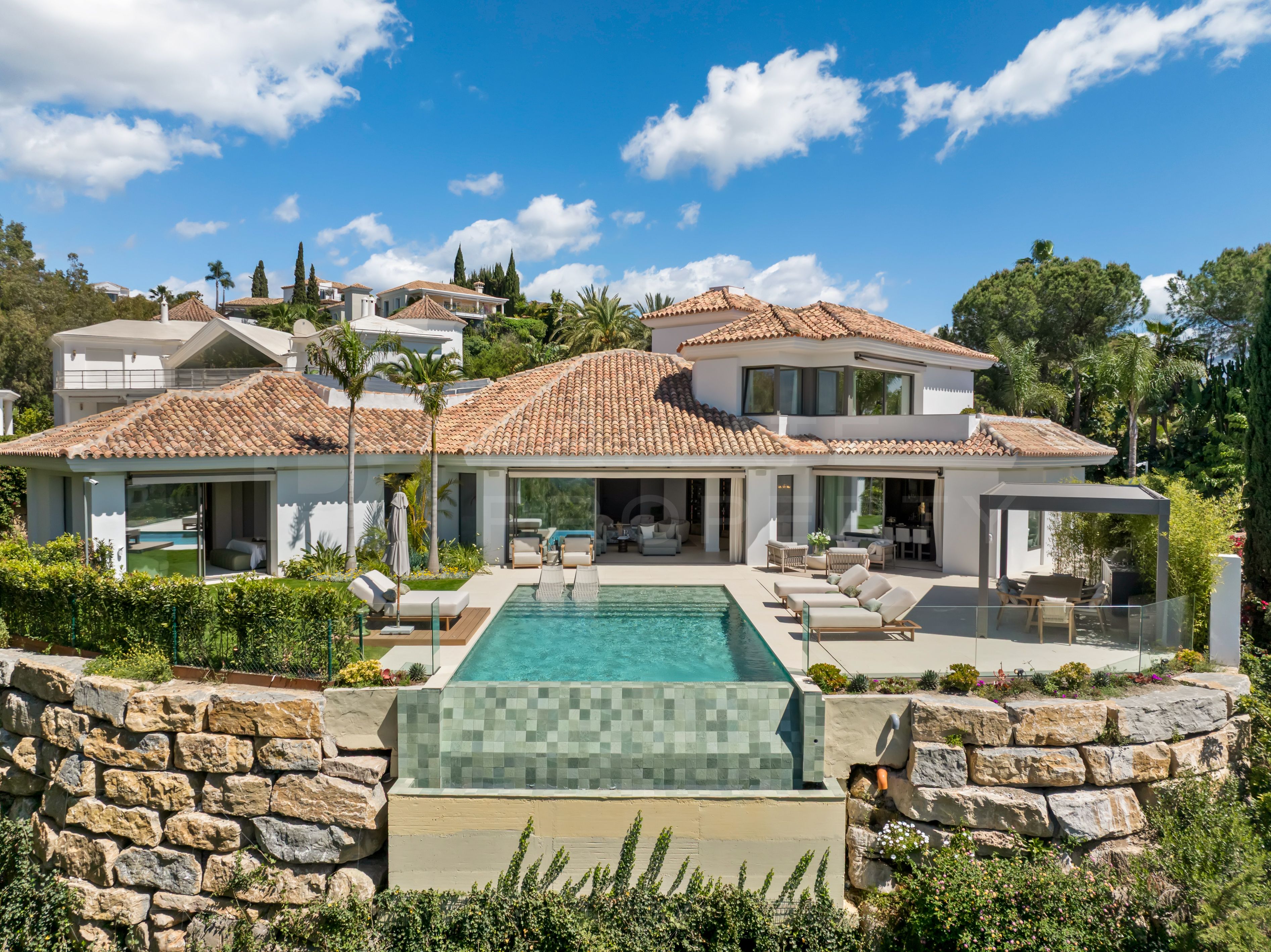 CASA CALMA - SIX BEDROOM LUXURY VILLA IN EL HERROJO, BENAHAVIS