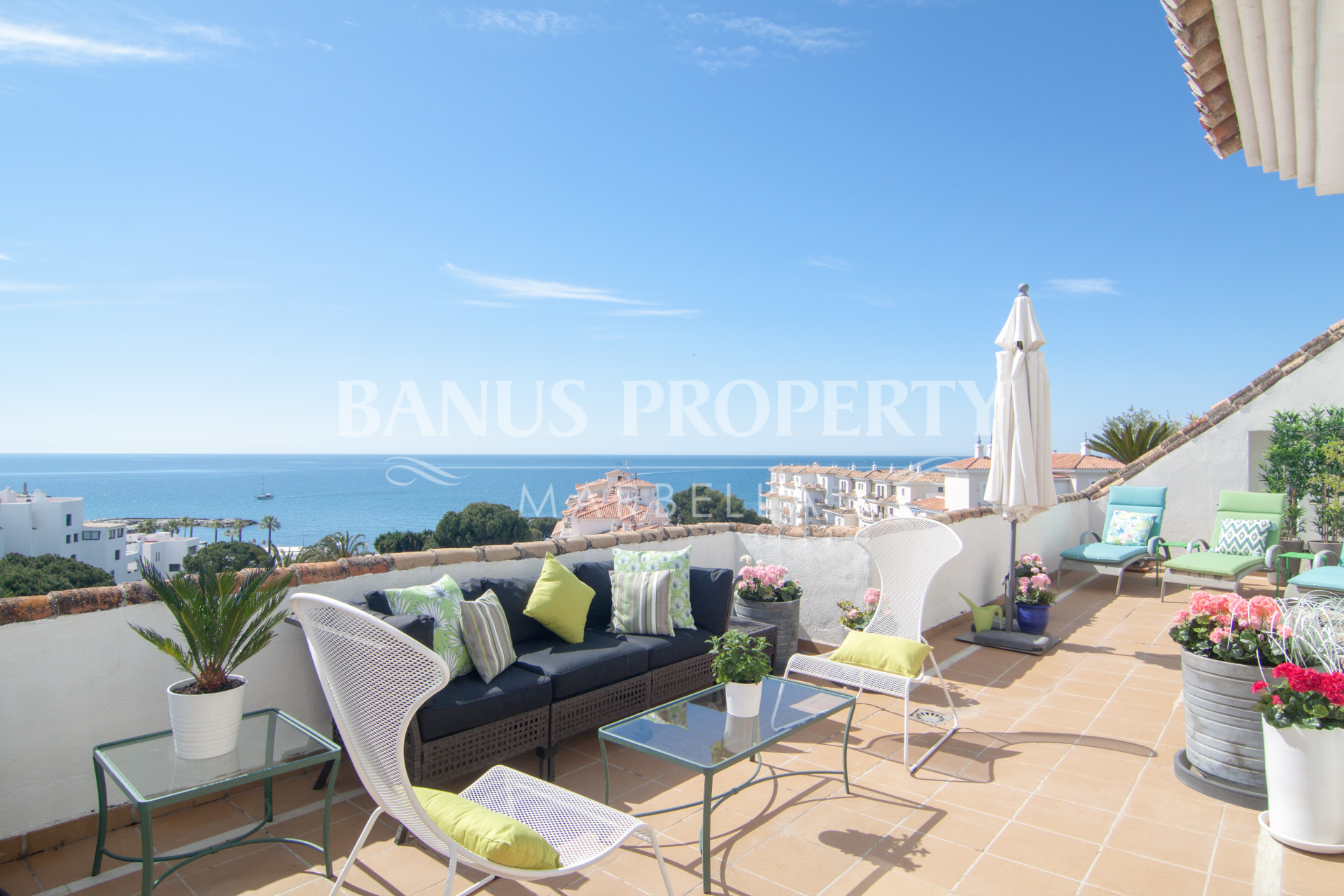 Superb three-bedroom penthouse with spectacular sea views for sale in Medina Garden, Puerto Banús